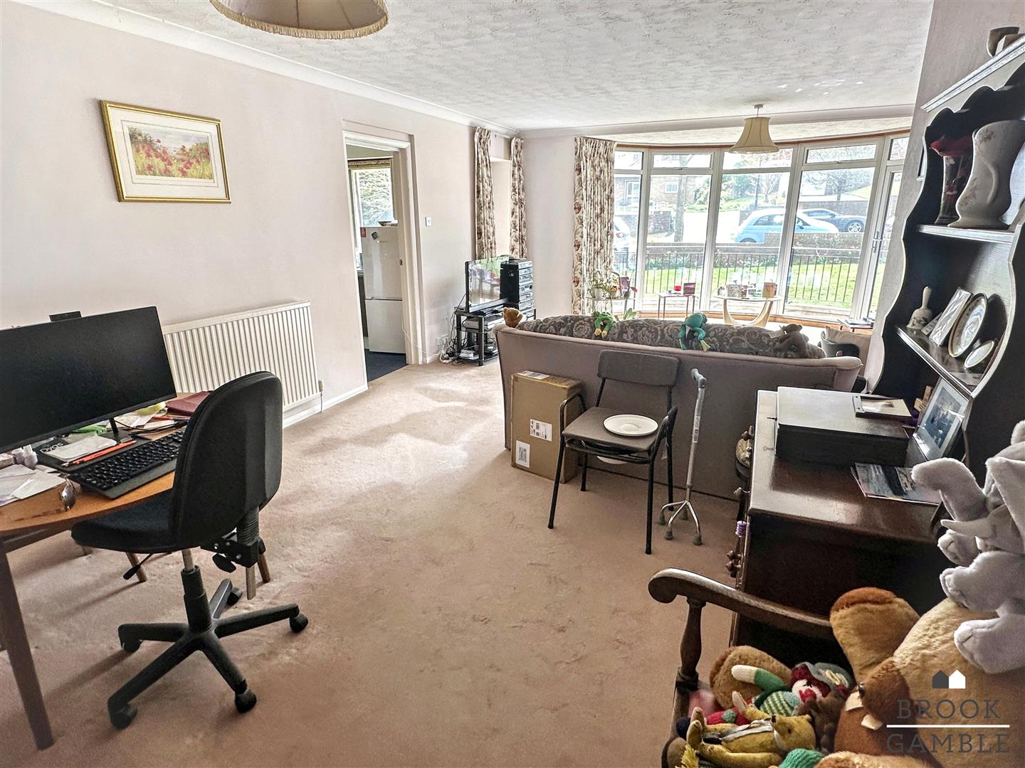 3 Bedroom Flat. St. Johns Road in Eastbourne,  6